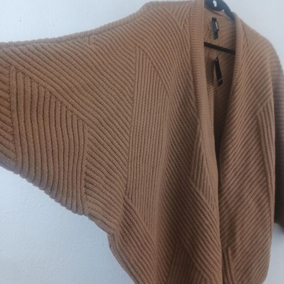 Torrid Textured Knit Dolman camel Wrap size 1/2X - Picture 3 of 7